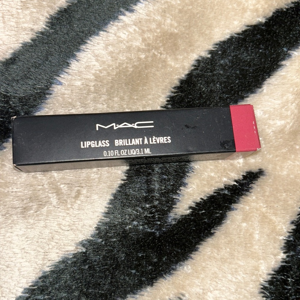 M A C lip glass color 312 live child